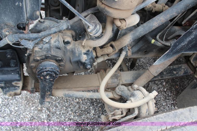 image for item H6710 1997 International 8100 service truck