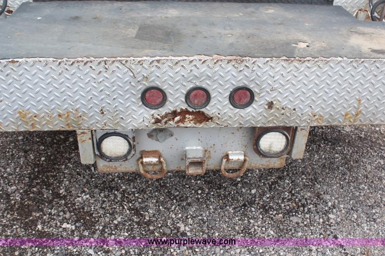 image for item H6710 1997 International 8100 service truck