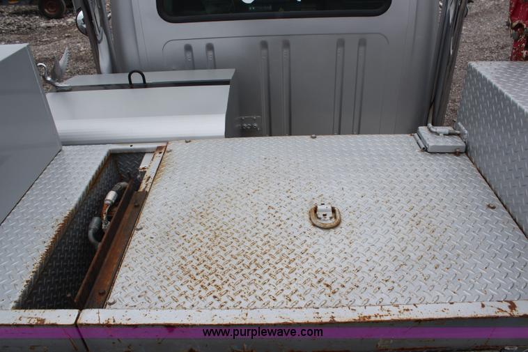 image for item H6710 1997 International 8100 service truck