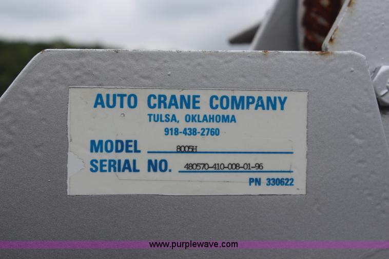 image for item H6710 1997 International 8100 service truck