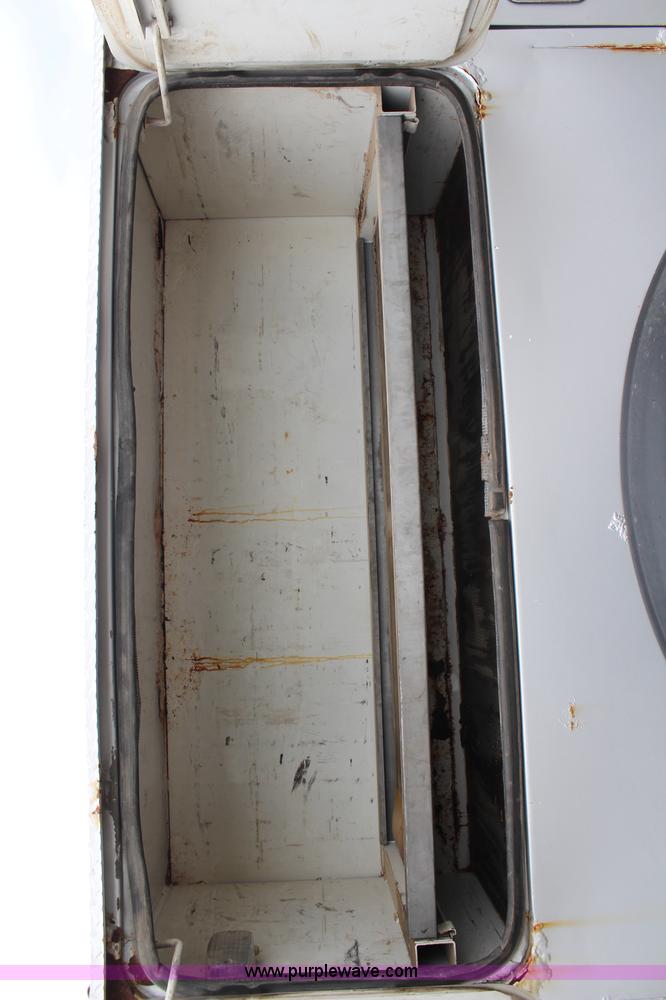 image for item H6710 1997 International 8100 service truck