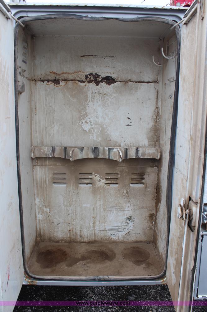 image for item H6710 1997 International 8100 service truck