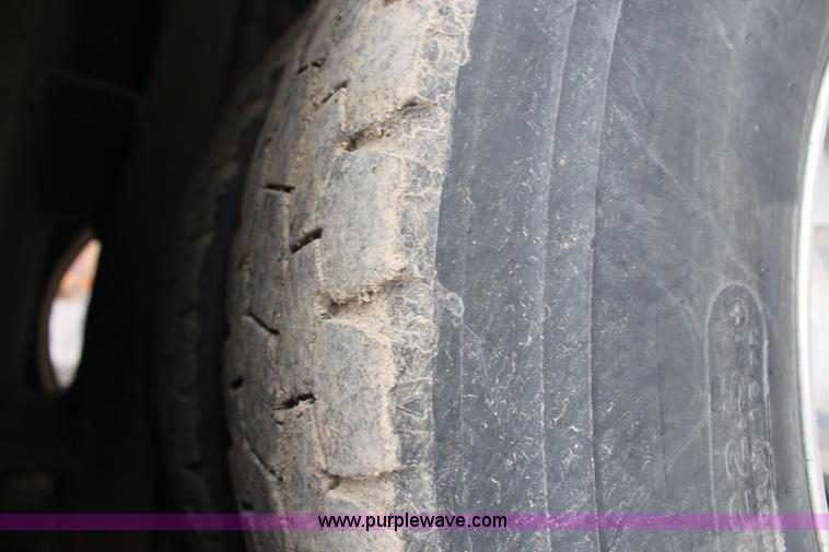 image for item H6710 1997 International 8100 service truck