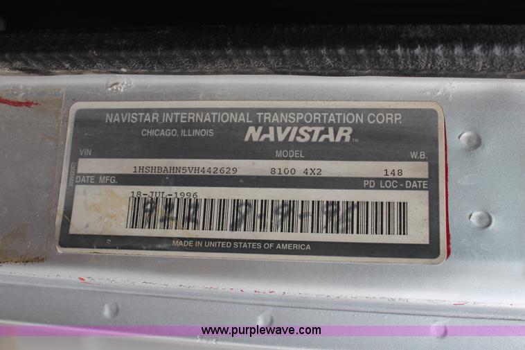 image for item H6710 1997 International 8100 service truck