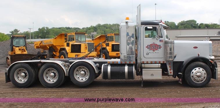 image for item H6711 1997 Peterbilt 379 semi truck