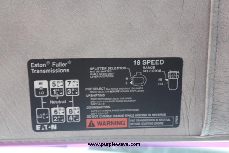 image for item H6711 1997 Peterbilt 379 semi truck