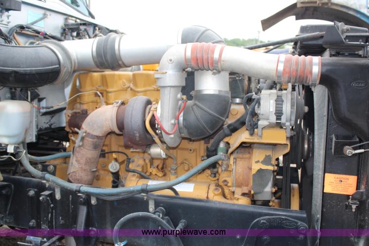 image for item H6711 1997 Peterbilt 379 semi truck