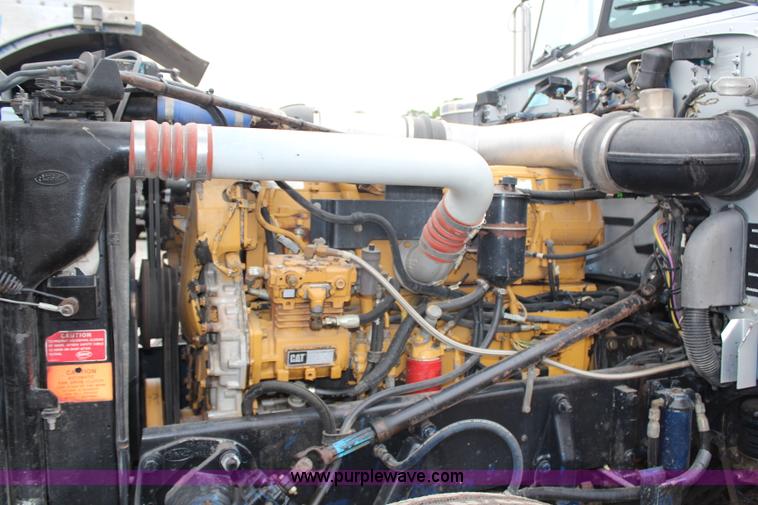 image for item H6711 1997 Peterbilt 379 semi truck