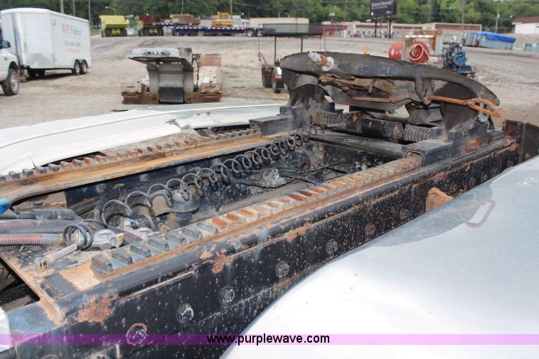 image for item H6711 1997 Peterbilt 379 semi truck