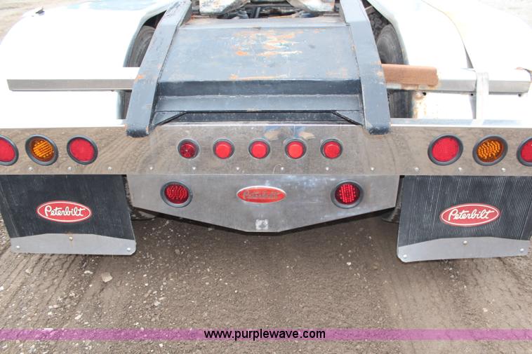 image for item H6711 1997 Peterbilt 379 semi truck