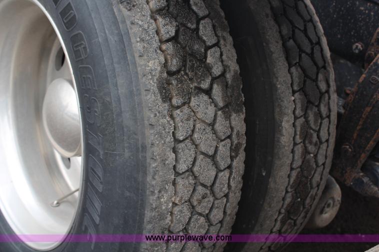 image for item H6711 1997 Peterbilt 379 semi truck