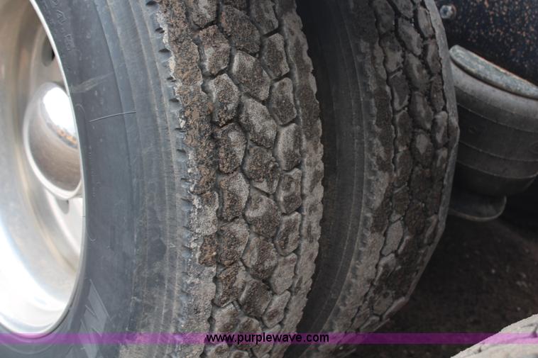 image for item H6711 1997 Peterbilt 379 semi truck