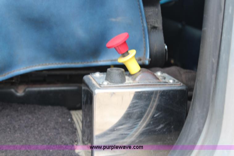 image for item H6711 1997 Peterbilt 379 semi truck