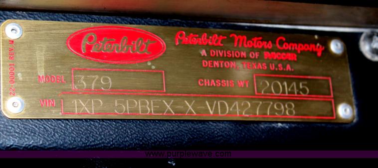 image for item H6711 1997 Peterbilt 379 semi truck