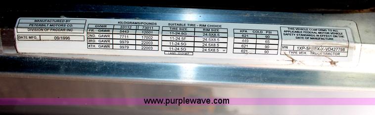 image for item H6711 1997 Peterbilt 379 semi truck