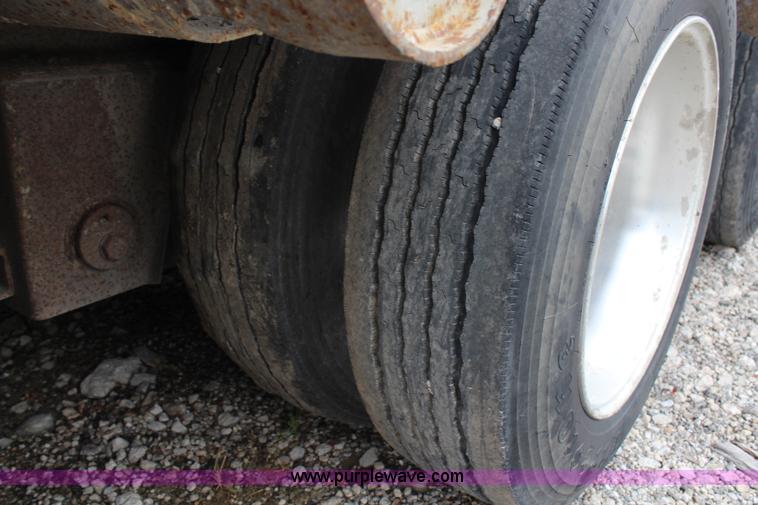 image for item H6717 1999 Trail King HG Series lowboy trailer