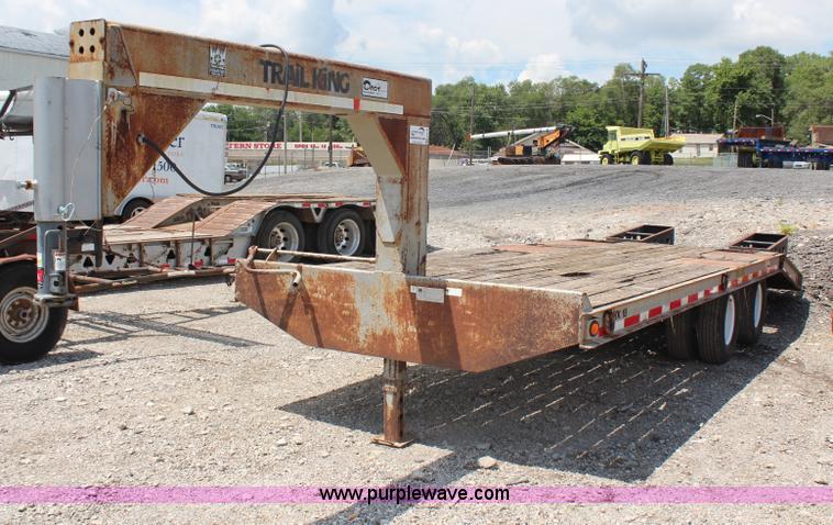 image for item H6718 1999 Trail King double axle gooseneck trailer