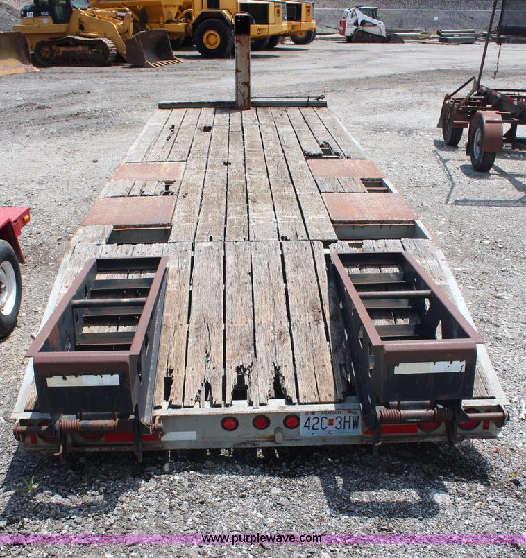 image for item H6718 1999 Trail King double axle gooseneck trailer