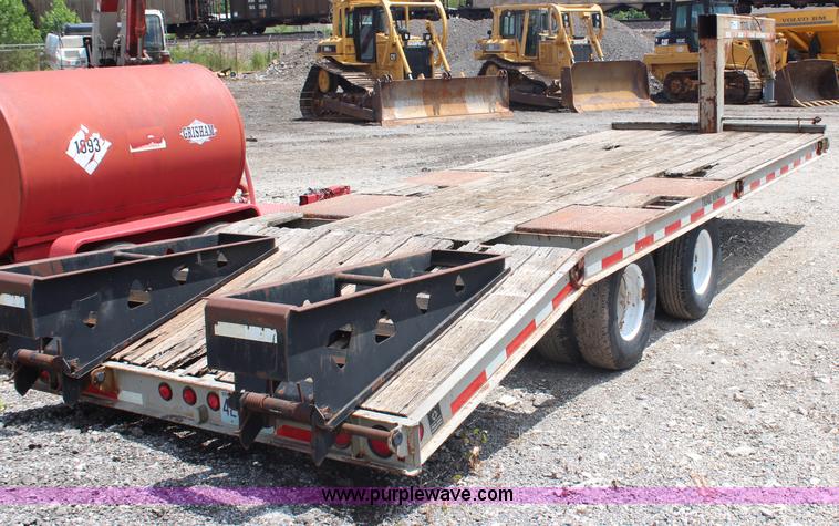 image for item H6718 1999 Trail King double axle gooseneck trailer