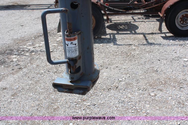 image for item H6718 1999 Trail King double axle gooseneck trailer