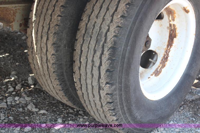 image for item H6718 1999 Trail King double axle gooseneck trailer