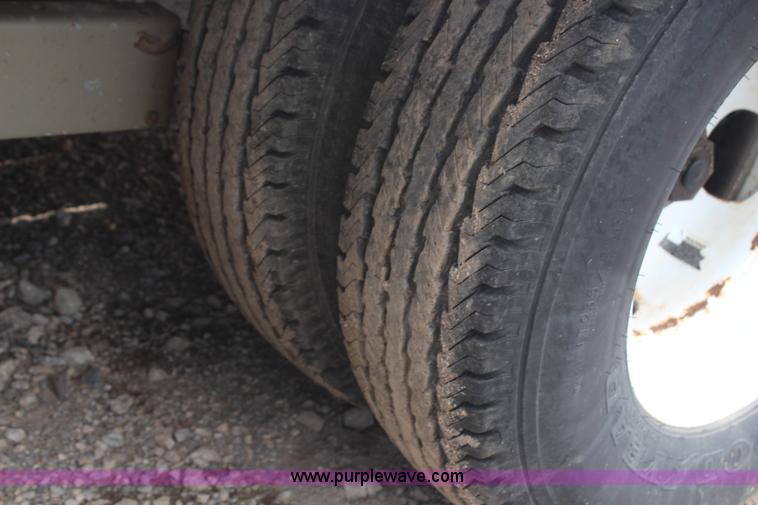 image for item H6718 1999 Trail King double axle gooseneck trailer