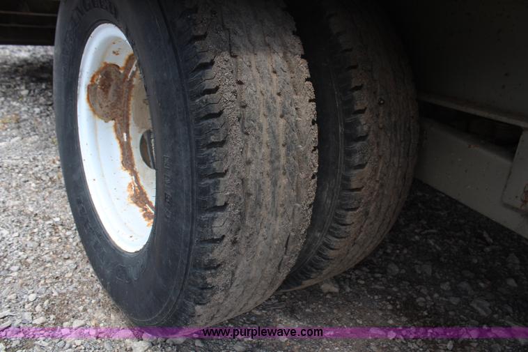 image for item H6718 1999 Trail King double axle gooseneck trailer