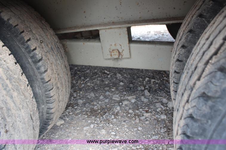 image for item H6718 1999 Trail King double axle gooseneck trailer