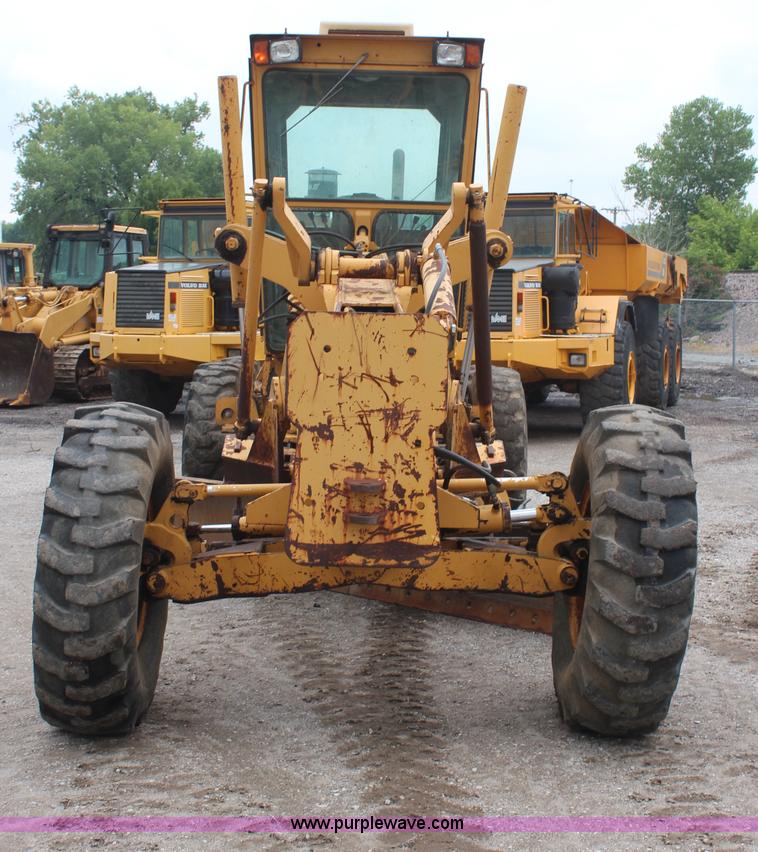 image for item H6720 1989 Champion 720A articulated motor grader