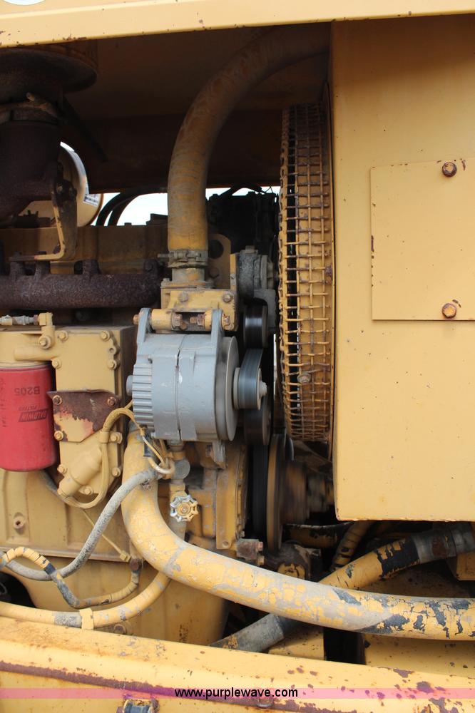 image for item H6720 1989 Champion 720A articulated motor grader