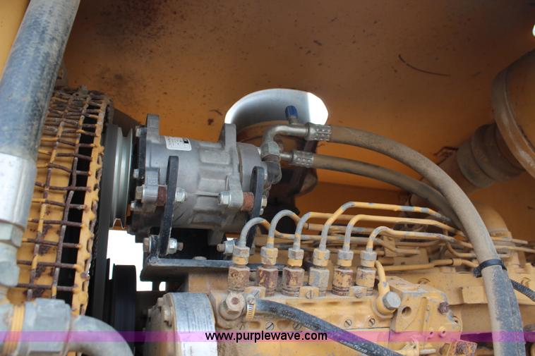 image for item H6720 1989 Champion 720A articulated motor grader