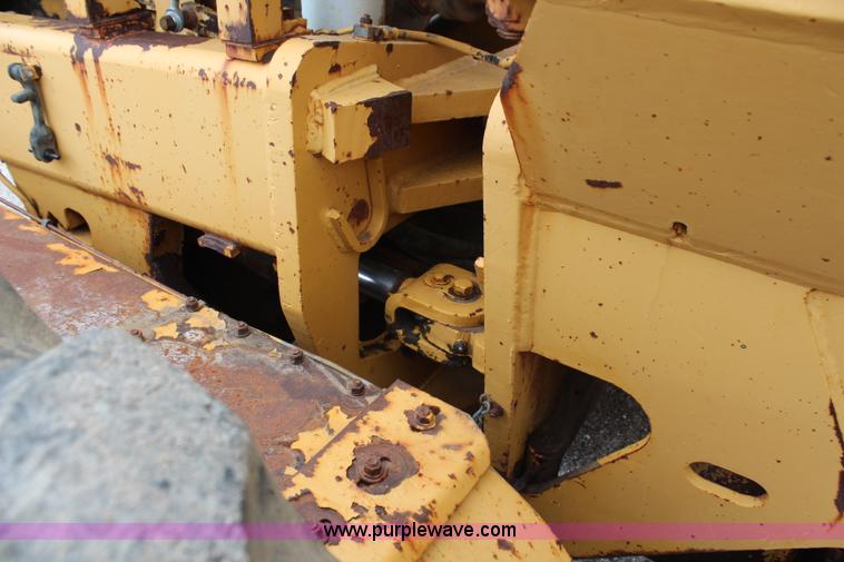 image for item H6720 1989 Champion 720A articulated motor grader