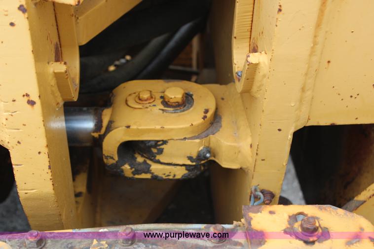 image for item H6720 1989 Champion 720A articulated motor grader