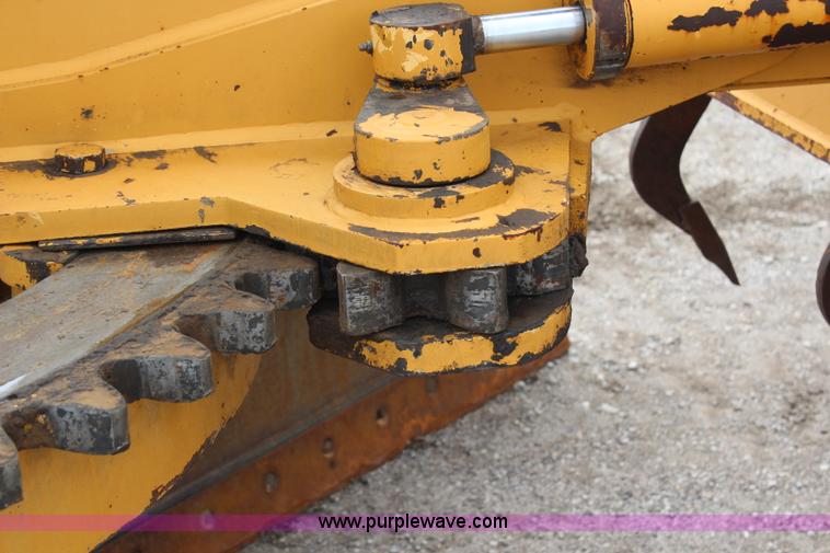 image for item H6720 1989 Champion 720A articulated motor grader