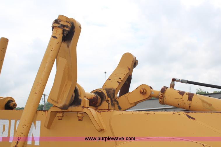 image for item H6720 1989 Champion 720A articulated motor grader