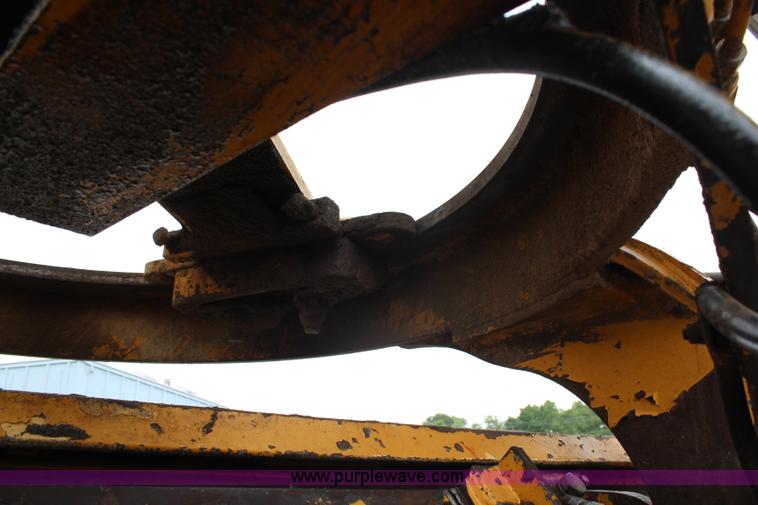 image for item H6720 1989 Champion 720A articulated motor grader