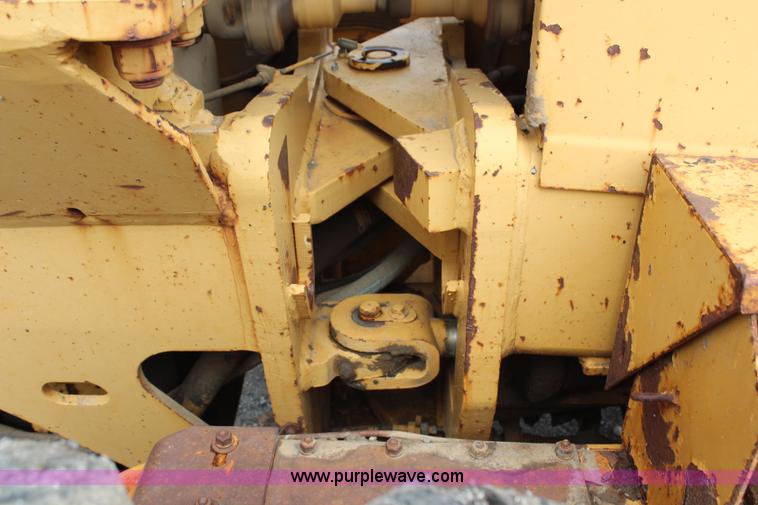 image for item H6720 1989 Champion 720A articulated motor grader