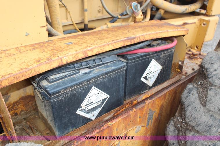 image for item H6720 1989 Champion 720A articulated motor grader