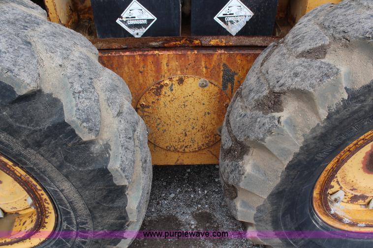 image for item H6720 1989 Champion 720A articulated motor grader