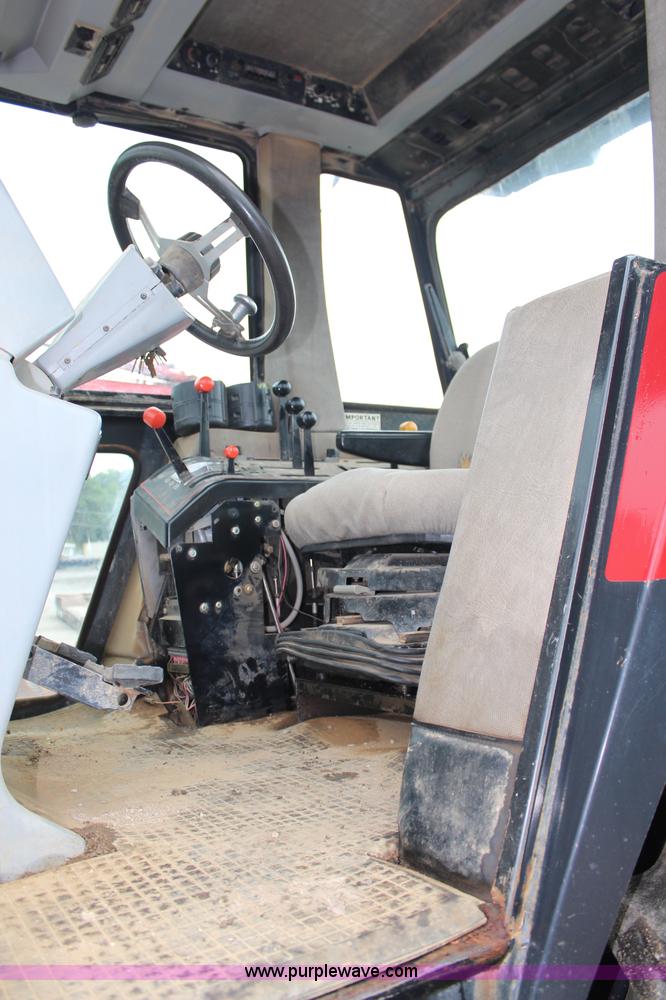 image for item H6721 1985 Case IH 3594 MFWD tractor