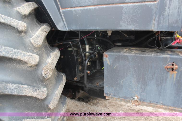 image for item H6721 1985 Case IH 3594 MFWD tractor