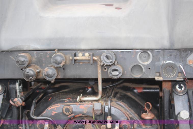 image for item H6721 1985 Case IH 3594 MFWD tractor