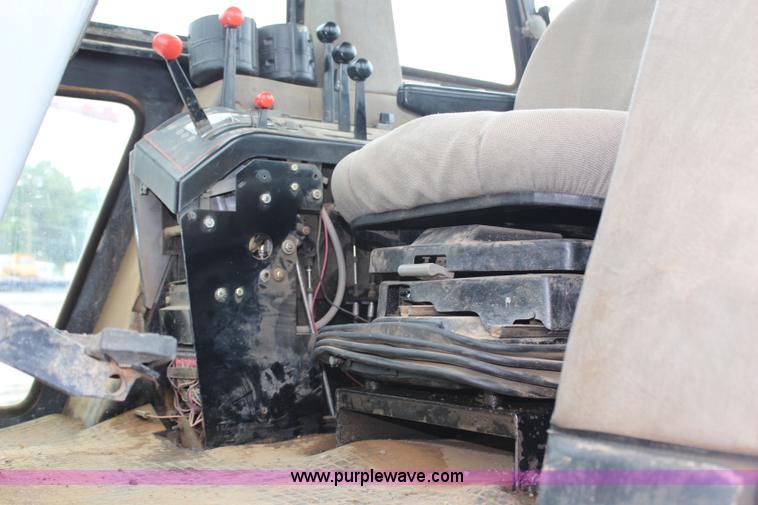 image for item H6721 1985 Case IH 3594 MFWD tractor