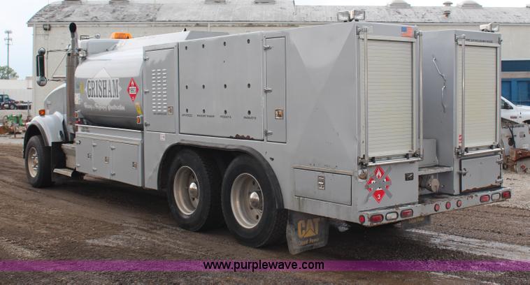 image for item H6722 1992 Kenworth T800 fuel lube truck