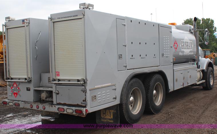 image for item H6722 1992 Kenworth T800 fuel lube truck