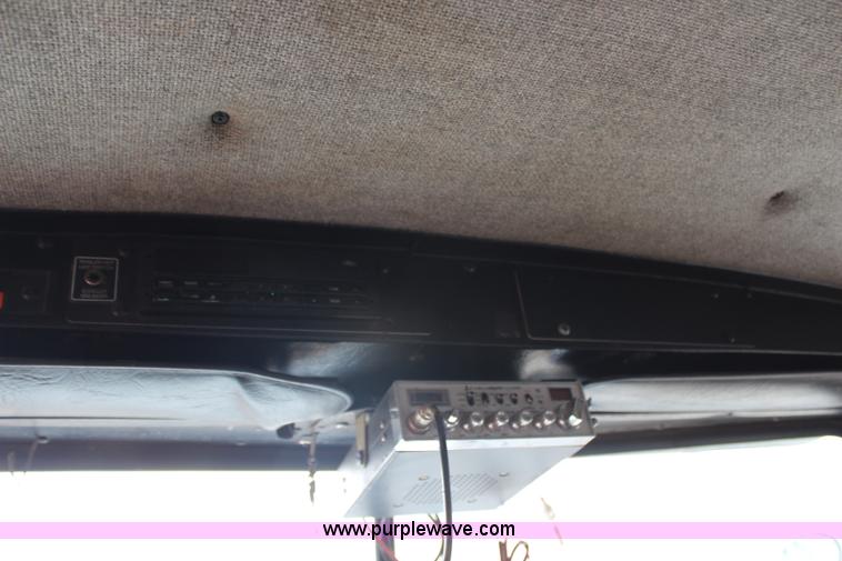 image for item H6722 1992 Kenworth T800 fuel lube truck