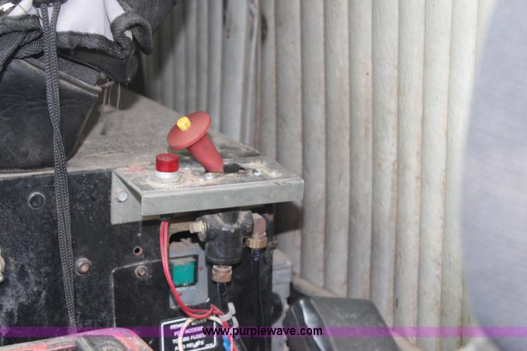 image for item H6722 1992 Kenworth T800 fuel lube truck