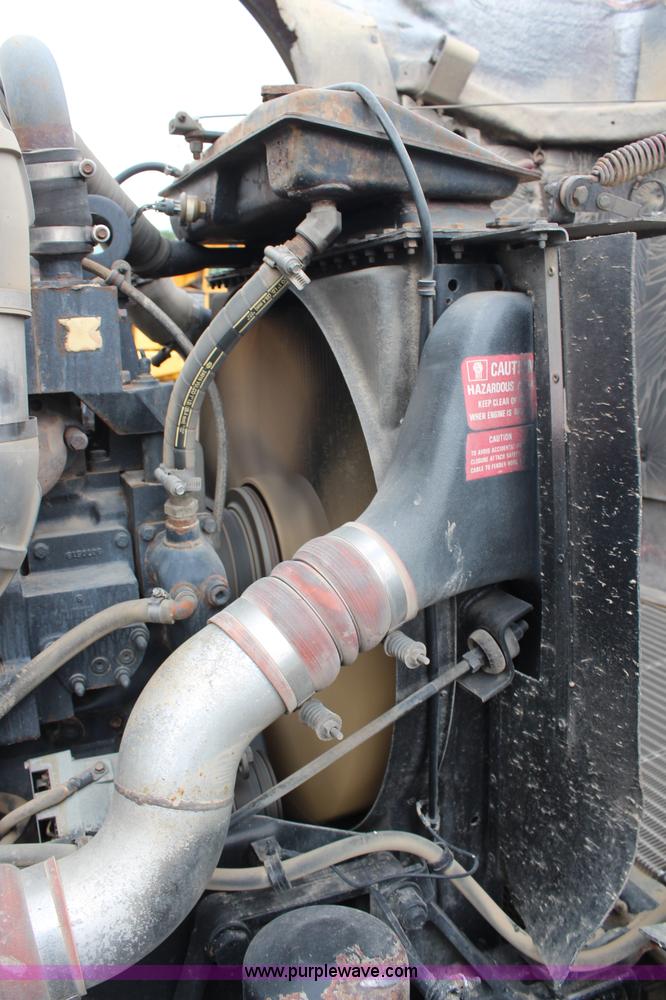 image for item H6722 1992 Kenworth T800 fuel lube truck