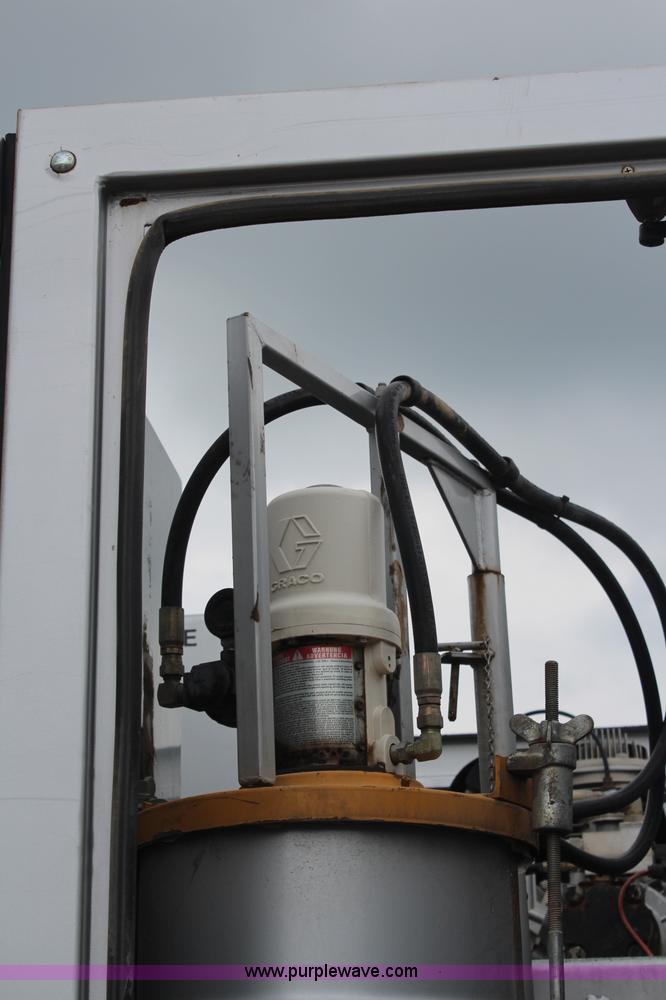 image for item H6722 1992 Kenworth T800 fuel lube truck