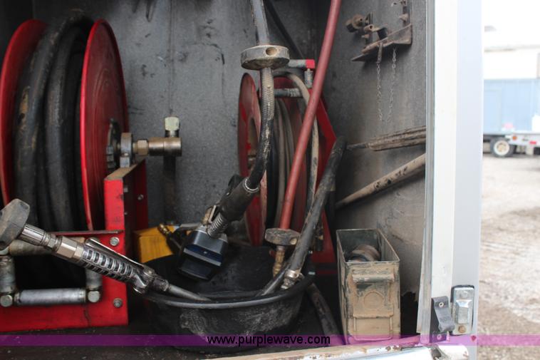 image for item H6722 1992 Kenworth T800 fuel lube truck